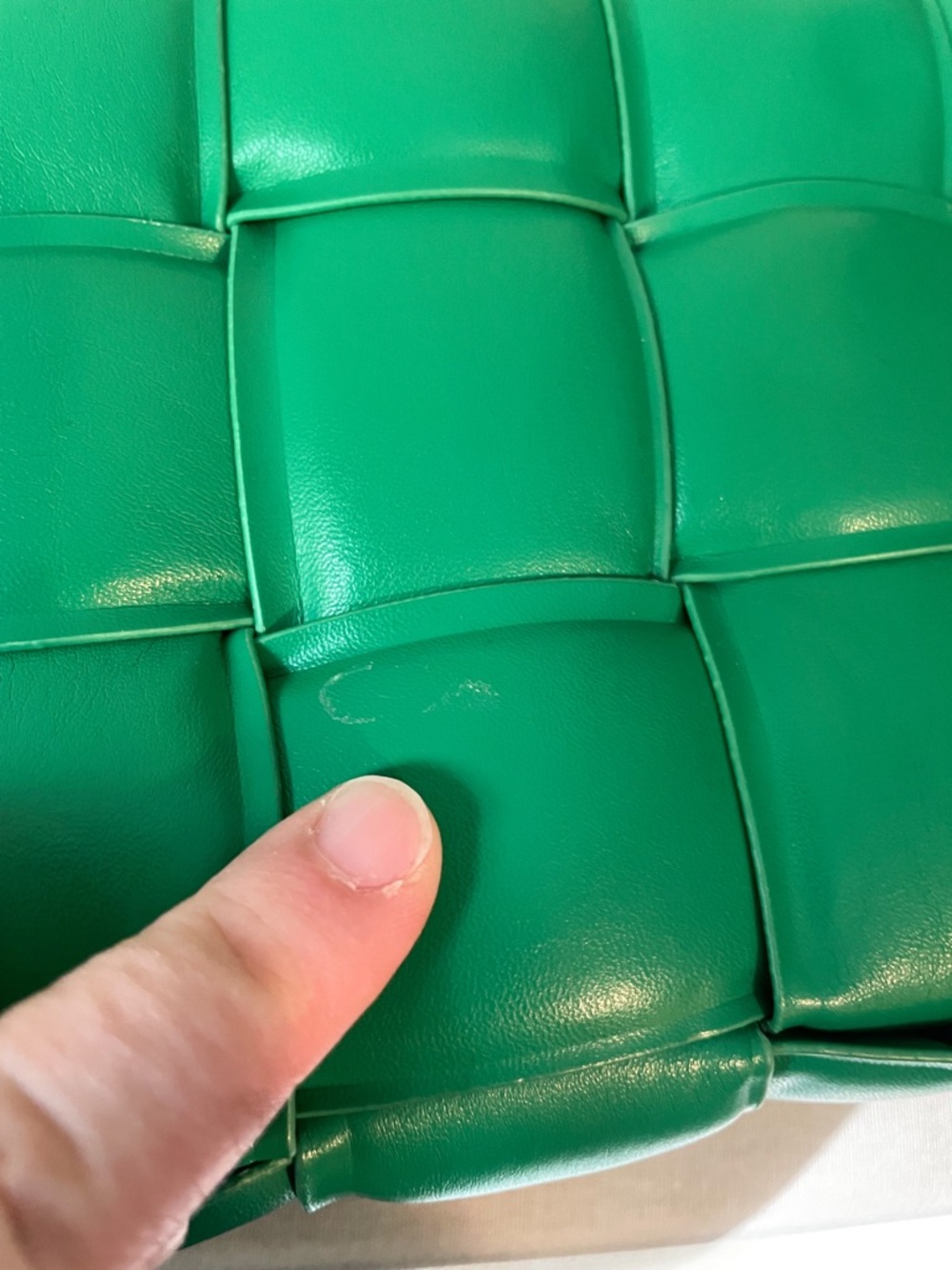 Kelly Green Faux Leather Shoulder Bag with Chunky Gold Link Strap - GUC - Picture 12 of 13